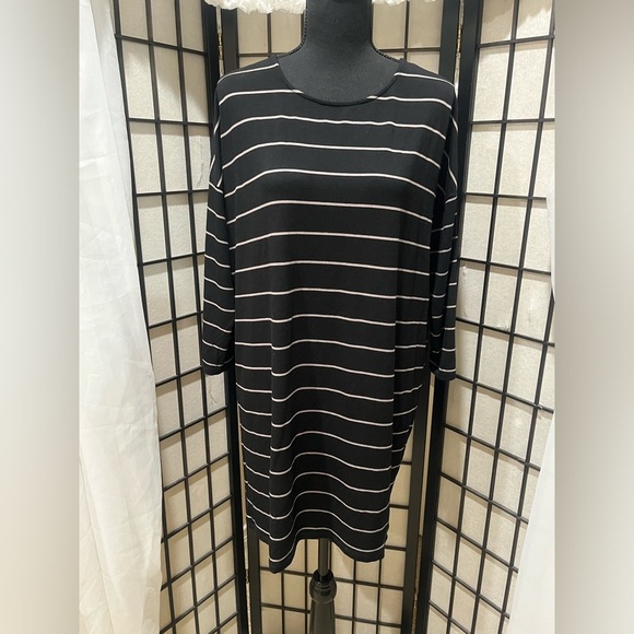 Chico's BLACK STRIPE T SHIRT DRESS QUARTER SLEEVES, WOMEN SIZE M - Picture 5 of 9